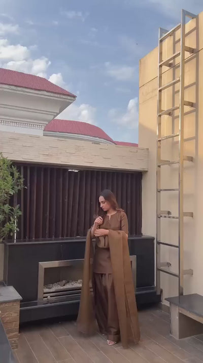 Farshi Shalwar Kamewz 3 Pec Suit