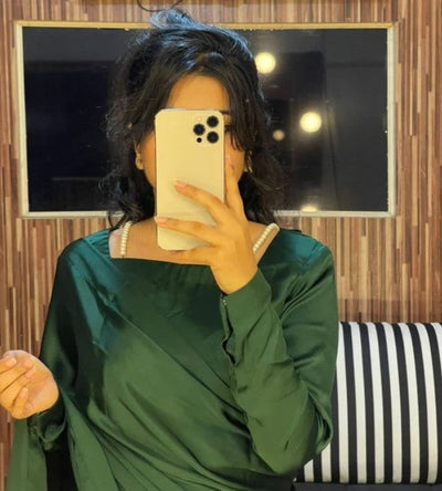 New Silk Stitched Saree With Pearls Necklace